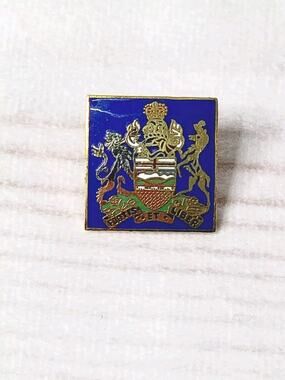 Vintage Alberta Coat Of Arms Pin - Fortis Et Liber - Blue & Gold Lapel Hat Pin